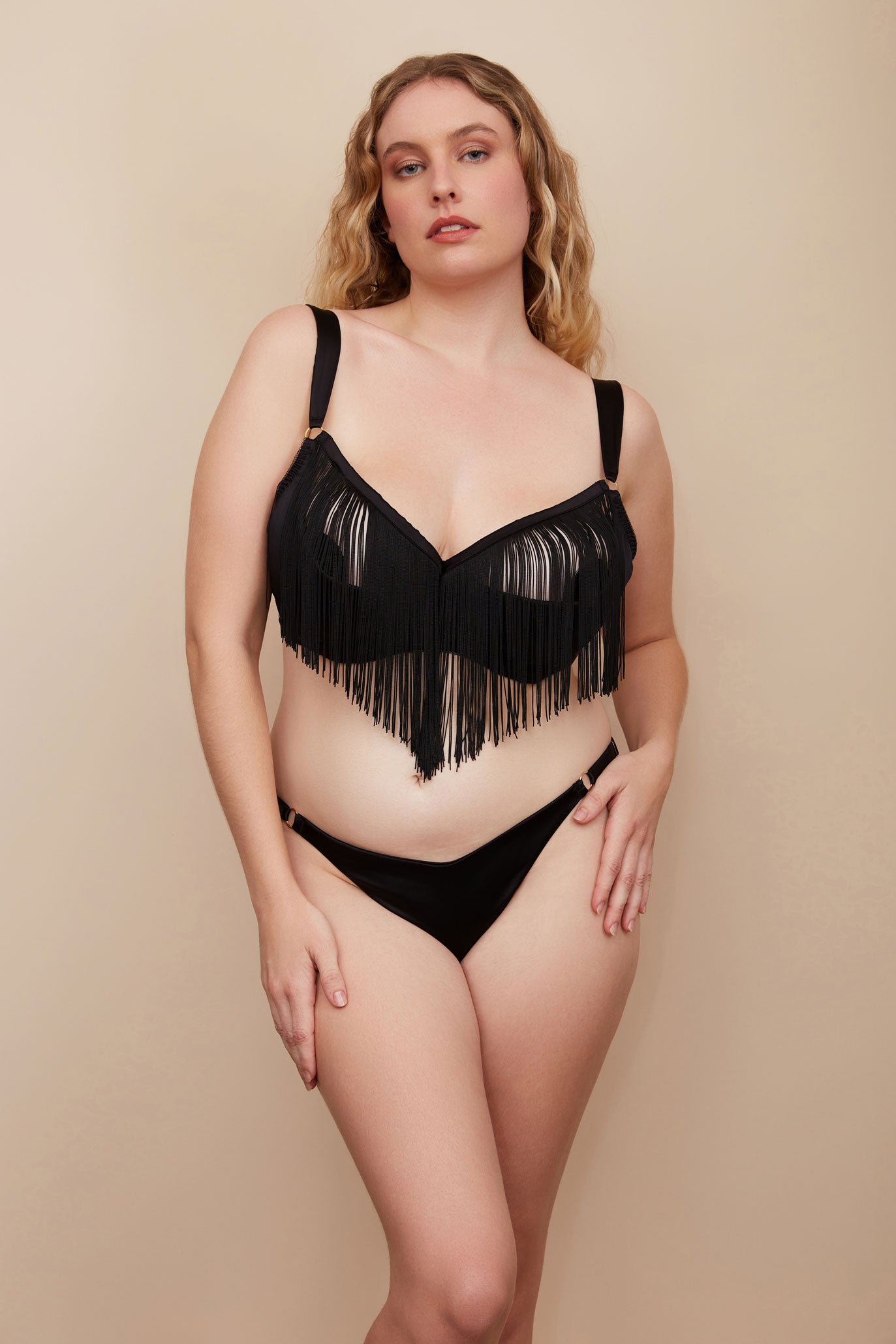 Luxury open cup bra with v shaped fringe and silk brief